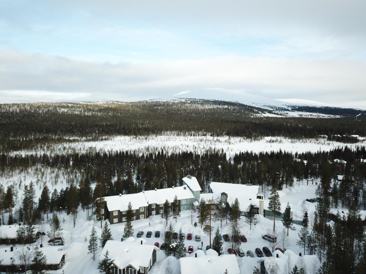 Hotel Yllaesrinne Yllasjarvi Exterior photo